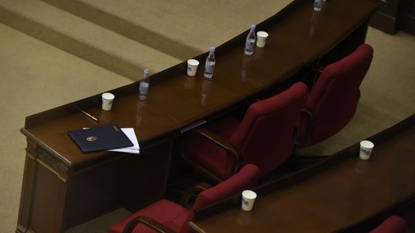 Зал Парламента во время перерыва (16 июня 2020). Еревaн - Sputnik Армения