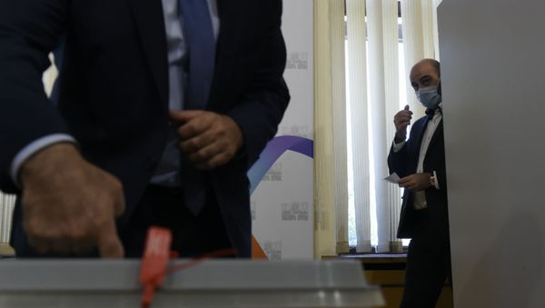 Голосование депутатов Парламента по вопросу лишения Гагика Царукяна депутатской неприкосновенности (16 июня 2020). Еревaн - Sputnik Армения