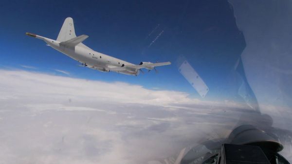 Су-27 перехватили американские бомбардировщики В-52H над Балтикой - Sputnik Армения