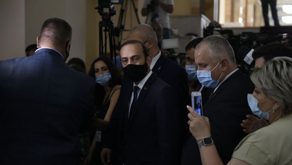 Председатель Парламента Арарат Мирзоян после заседания по вопросу лишения Гагика Царукяна депутатской неприкосновенности (16 июня 2020). Еревaн Председатель Парламента Арарат Мирзоян после заседания по вопросу лишения Гагика Царукяна депутатской неприкосновенности (16 июня 2020). Еревaн - Sputnik Армения