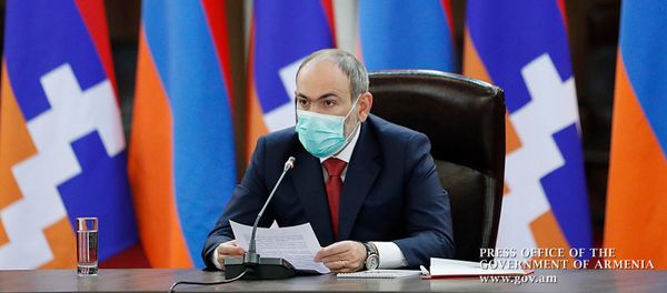 Премьер-министр Армении Никол Пашинян на совместном заседании совета безопасности Армении и Карабаха (19 июня 2020). Еревaн - Sputnik Արմենիա