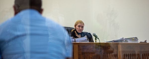 Судья Анна Данибекян на судебном заседании по делу 1 марта (23 июня 2020). Еревaн Судья Анна Данибекян на судебном заседании по делу 1 марта (23 июня 2020). Еревaн - Sputnik Армения