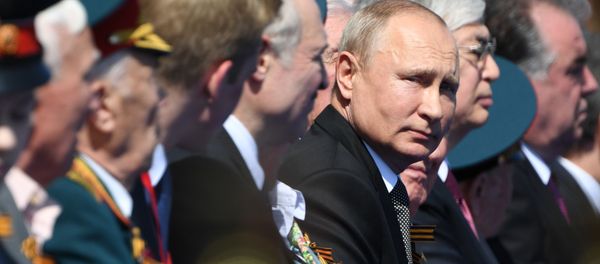 Президент РФ В. Путин принял участие в военном параде в ознаменование 75-летия Победы в Великой Отечественной войне - Sputnik Արմենիա
