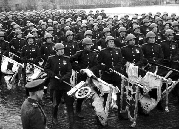 Кадр из фильма Великая победа советского народа, 24 июня 1945 года - Sputnik Армения