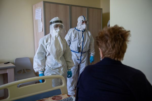 Выход в открытый вирус, или Несколько часов в армянской коронавирусной реанимации Выход в открытый вирус, или Несколько часов в армянской коронавирусной реанимации - Sputnik Армения