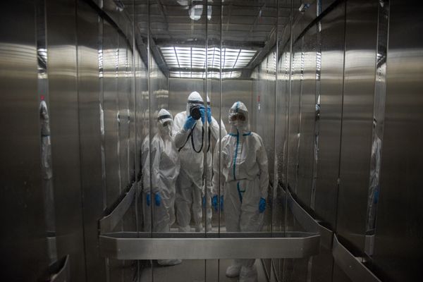Выход в открытый вирус, или Несколько часов в армянской коронавирусной реанимации Выход в открытый вирус, или Несколько часов в армянской коронавирусной реанимации - Sputnik Армения
