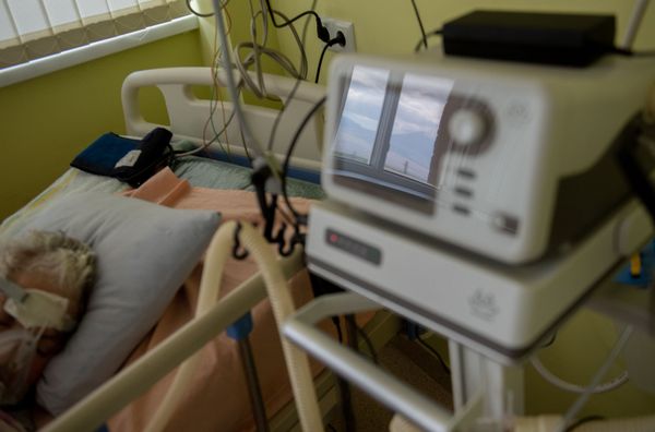 Выход в открытый вирус, или Несколько часов в армянской коронавирусной реанимации Выход в открытый вирус, или Несколько часов в армянской коронавирусной реанимации - Sputnik Армения