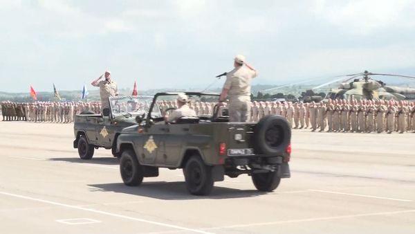 Российские военные провели парад Победы в Сирии Российские военные провели парад Победы в Сирии - Sputnik Армения