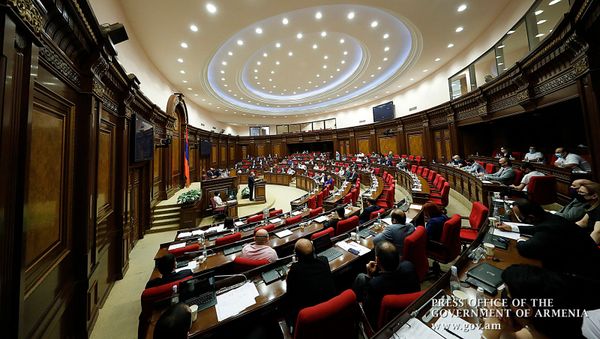 Выступление премьер-министра Никола Пашиняна в Национально собрании (25 июня 2020). Еревaн Выступление премьер-министра Никола Пашиняна в Национально собрании (25 июня 2020). Еревaн - Sputnik Армения
