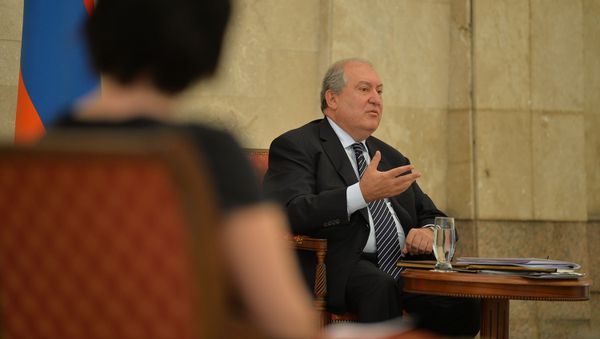 Президент Армен Саркисян принял ряд послов, аккредитованных в Республике Армения (26 июня 2020). Еревaн Президент Армен Саркисян принял ряд послов, аккредитованных в Республике Армения (26 июня 2020). Еревaн - Sputnik Армения
