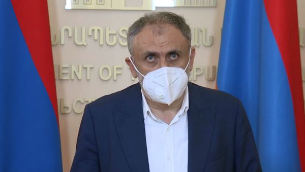 Директор издательского дома Антарес Армен Мартиросян на онлайн брифинге (26 июня 2020). Еревaн - Sputnik Արմենիա