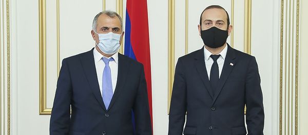 Встреча спикера парламента Арарата Мирзояна с исполняющим обязанности председателя Конституционного суда Ашота Хачатряна (27 июня 2020). Еревaн Встреча спикера парламента Арарата Мирзояна с исполняющим обязанности председателя Конституционного суда Ашота Хачатряна (27 июня 2020). Еревaн - Sputnik Արմենիա