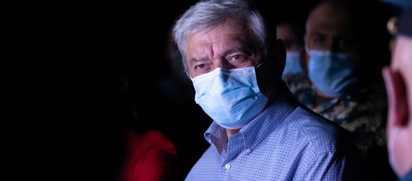 Министр по чрезвычайным ситуациям Феликс Цолакян на месте пожара в Цицернакаберде (26 июня 2020). Еревaн Министр по чрезвычайным ситуациям Феликс Цолакян на месте пожара в Цицернакаберде (26 июня 2020). Еревaн - Sputnik Արմենիա