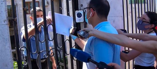 Активисты молодежного крыла РПА передали письмо в офис ЕС (29 июня 2020). Еревaн Активисты молодежного крыла РПА передали письмо в офис ЕС (29 июня 2020). Еревaн - Sputnik Արմենիա