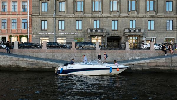 Вид на мост Ломоносова в Санкт-Петербурге - Sputnik Армения