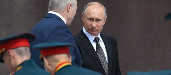Президенты РФ Белоруссии Владимир Путин и Александр Лукашенко открыли Ржевский мемориал Советскому солдату (30 июня 2020). Президенты РФ Белоруссии Владимир Путин и Александр Лукашенко открыли Ржевский мемориал Советскому солдату (30 июня 2020). - Sputnik Армения