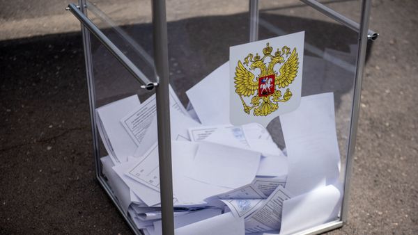 Голосование в посольстве РФ в Армении - Sputnik Армения