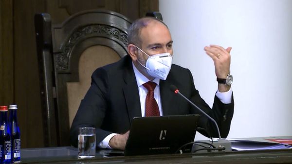 Премьер-министр Никол Пашинян на заседании правительства (2 июля 2020). Еревaн Премьер-министр Никол Пашинян на заседании правительства (2 июля 2020). Еревaн - Sputnik Армения