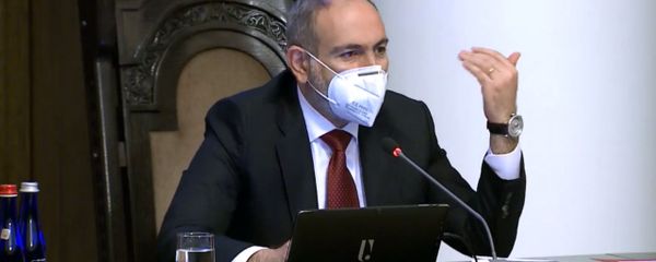 Премьер-министр Никол Пашинян на заседании правительства (2 июля 2020). Еревaн Премьер-министр Никол Пашинян на заседании правительства (2 июля 2020). Еревaн - Sputnik Армения