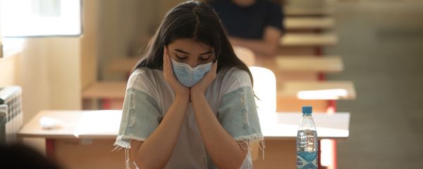 Единый экзамен по английскому языку в старшей школе № 29 им. Андраника Маргаряна (2 июля 2020). Еревaн Единый экзамен по английскому языку в старшей школе № 29 им. Андраника Маргаряна (2 июля 2020). Еревaн - Sputnik Արմենիա