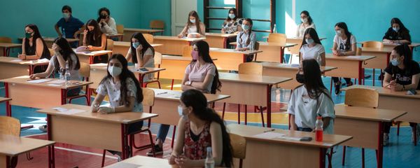  Единый экзамен по английскому языку в старшей школе № 29 им. Андраника Маргаряна (2 июля 2020). Еревaн - Sputnik Армения