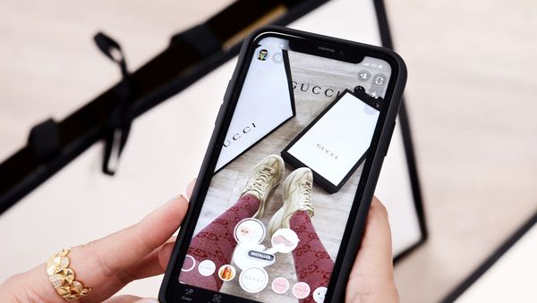Виртуальная примерка Gucci: как это работает? - Sputnik Армения