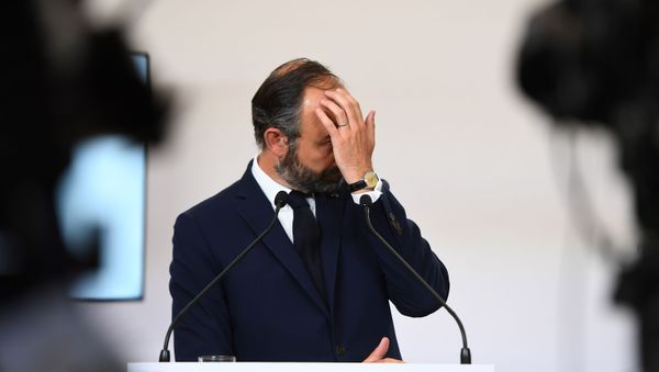 Премьер-министр Франции Эдуард Филипп во время объявления окончания карантина в стране (7 мая 2020). Париж Премьер-министр Франции Эдуард Филипп во время объявления окончания карантина в стране (7 мая 2020). Париж - Sputnik Արմենիա