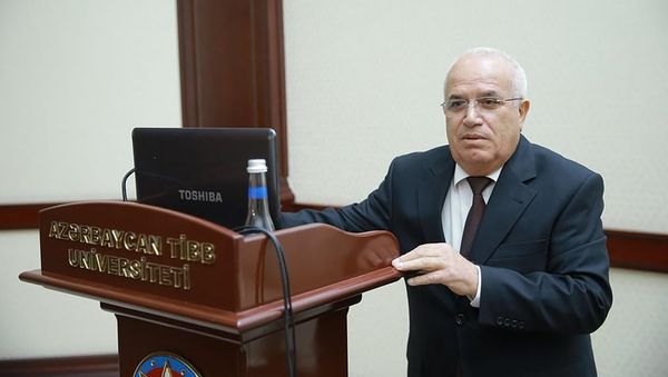 Главный эпидемиолог Азербайджана Ибадулла Агаев на 75-летии Азама Агаева (21 ноября 2019). Баку - Sputnik Армения