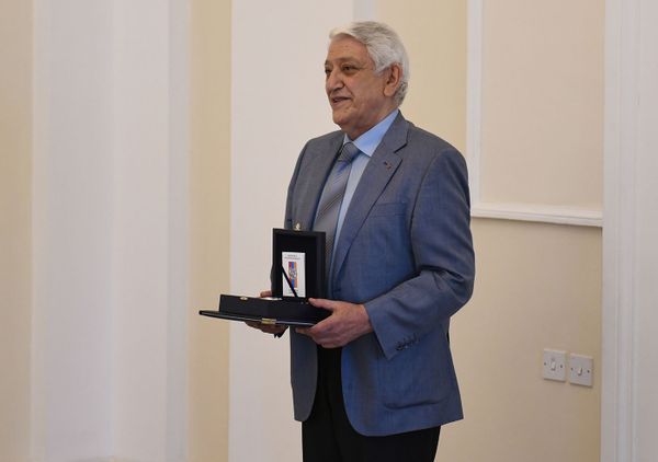 «Կորոնավիրուսն էլ կանցնի...». պարգևատրումներ նախագահականում. լուսանկարներ «Կորոնավիրուսն էլ կանցնի...». պարգևատրումներ նախագահականում. լուսանկարներ - Sputnik Արմենիա