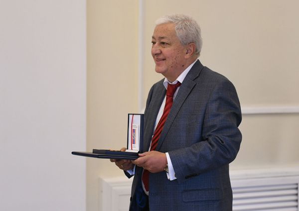 «Կորոնավիրուսն էլ կանցնի...». պարգևատրումներ նախագահականում. լուսանկարներ «Կորոնավիրուսն էլ կանցնի...». պարգևատրումներ նախագահականում. լուսանկարներ - Sputnik Արմենիա