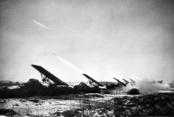 Советские Катюши и немецкие Ванюши... А какое оружие предложат армяне? - Sputnik Армения