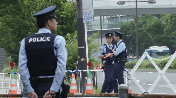 Полицейские патрулируют улицу во время саммита G20 (26 июня 2019). Осака - Sputnik Армения