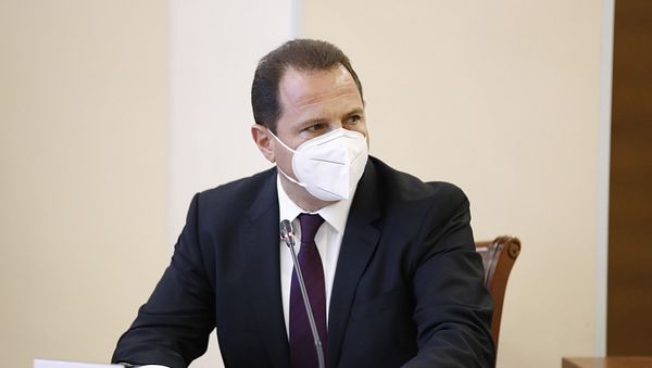 Министр обороны Давид Тоноян на встрече с премьер-министром Армении (4 июля 2020). Еревaн - Sputnik Արմենիա