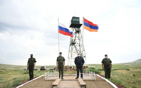 Արմեն Սարգսյանն այցելել է հայ-թուրքական սահման Արմեն Սարգսյանն այցելել է հայ-թուրքական սահման - Sputnik Արմենիա