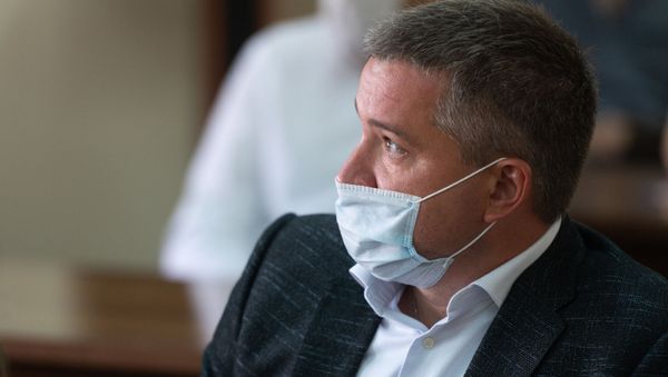 Глава Beeline в Армении Андрей Пятахин на обсуждении в Госкомиссии по защите экономической конкуренции о покупке дочерней компании Билайн в Армении (7 июля 2020). Еревaн - Sputnik Армения