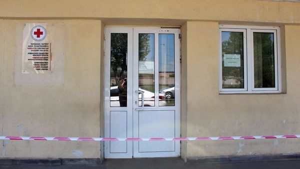 Вход в Гюмрийский центр круглосуточного ухода Армянского общества Красного Креста - Sputnik Արմենիա