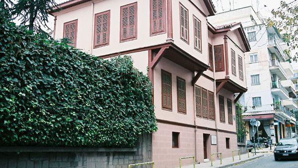 Турецкое Генеральное консульство в Салониках. Этот дом считается родиной Мустафы Кемаля Ататюрка, основателя Турецкой Республики. Снимок сделан в 2005 году. - Sputnik Արմենիա