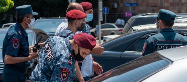 Акция протеста представителей ресторанного бизнеса перед Домом правительства (9 июля 2020). Еревaн - Sputnik Արմենիա