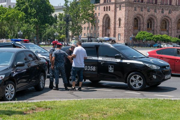 Акция протеста представителей ресторанного бизнеса перед Домом правительства (9 июля 2020). Еревaн - Sputnik Армения