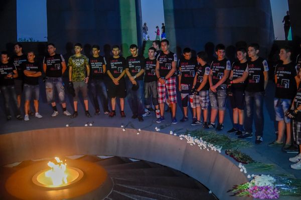 Велопробег в центре Еревана в рамках проекта “100 дверей”, посвященный памяти жертв Геноцида армян 1915 года - Sputnik Армения
