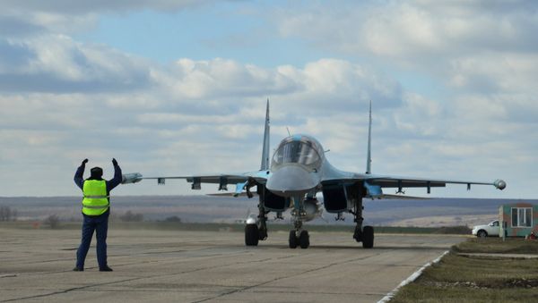 Первая группа бомбардировщиков Су-34 из Сирии приземлилась под Воронежем - Sputnik Армения