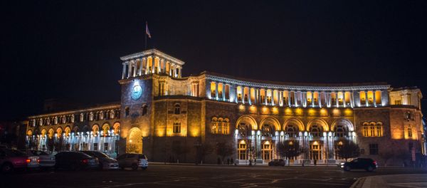 Площадь Республики, где планируют установить памятник Араму Манукяну Площадь Республики, где планируют установить памятник Араму Манукяну - Sputnik Армения