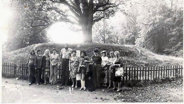 На фотографии еще никому не известный писатель Сергей Довлатов – экскурсовод в Пушкинском заповеднике, который находится под Псковом На фотографии еще никому не известный писатель Сергей Довлатов – экскурсовод в Пушкинском заповеднике, который находится под Псковом - Sputnik Армения