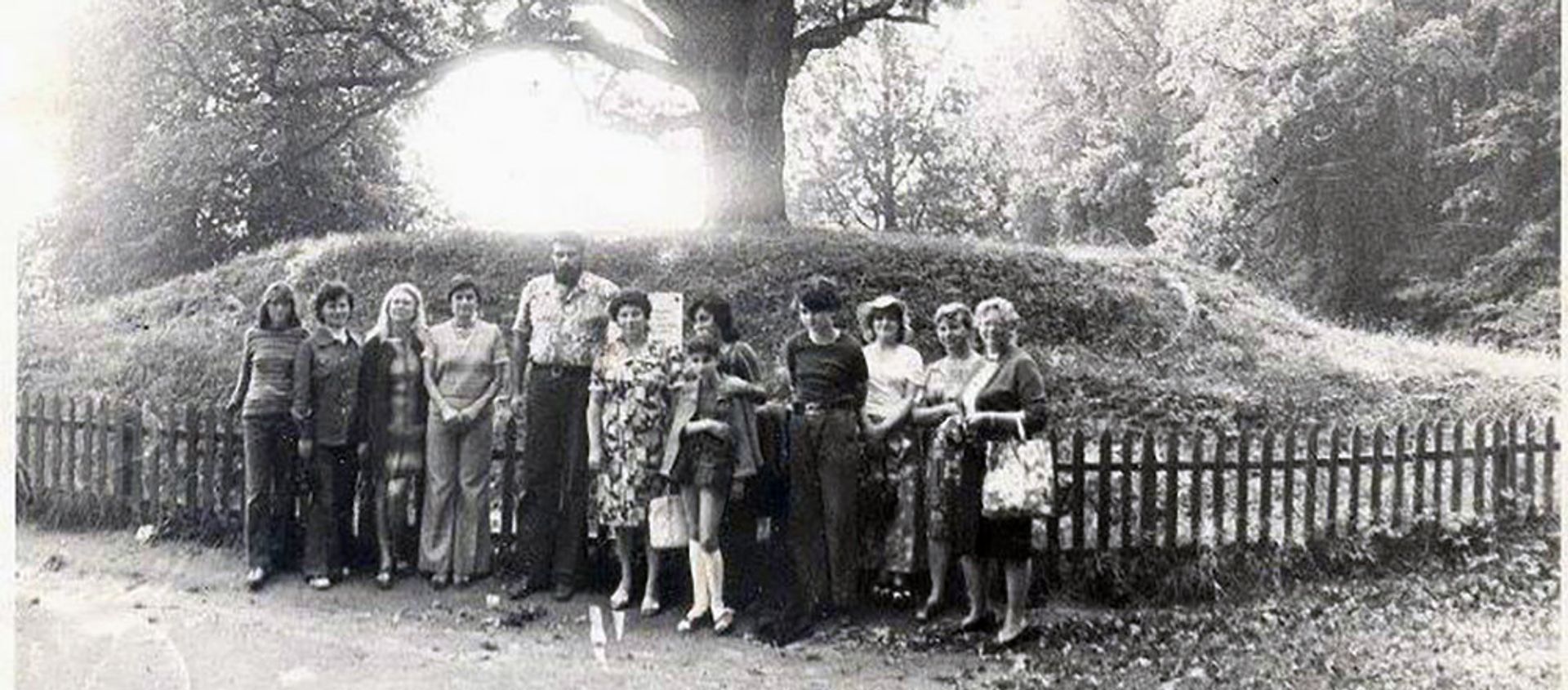 На фотографии еще никому не известный писатель Сергей Довлатов – экскурсовод в Пушкинском заповеднике, который находится под Псковом - Sputnik Армения, 1920, 22.03.2016