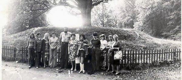 На фотографии еще никому не известный писатель Сергей Довлатов – экскурсовод в Пушкинском заповеднике, который находится под Псковом На фотографии еще никому не известный писатель Сергей Довлатов – экскурсовод в Пушкинском заповеднике, который находится под Псковом - Sputnik Армения