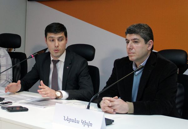 Левон Антонян и Нерсес Киво Левон Антонян и Нерсес Киво - Sputnik Армения