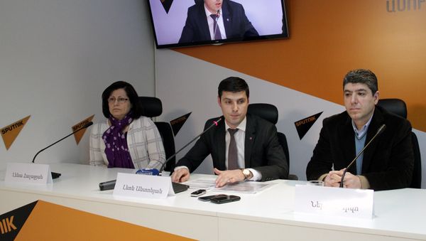 Лена Галаджян, Левон Антонян и Нерсес Киво - Sputnik Արմենիա