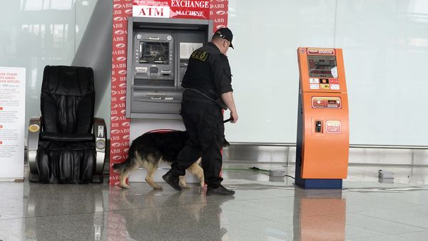 Аэропорт Звартноц после сообщения о бомбе - Sputnik Армения