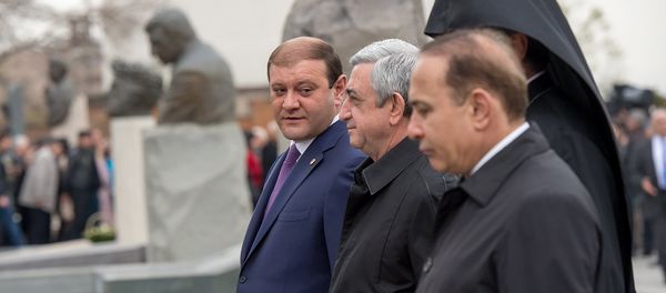 Тарон Маргарян, Серж Саргсян и Овик Абраамян Тарон Маргарян, Серж Саргсян и Овик Абраамян - Sputnik Армения