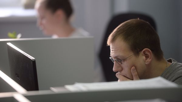 Работа за компьютером - Sputnik Армения